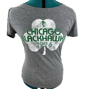 Chicago Blackhawks Shamrock Clover T-shirt - L